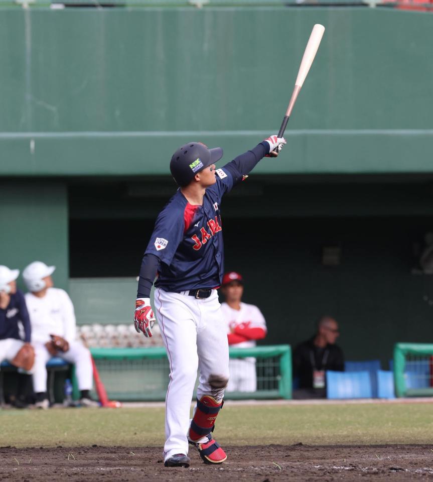 　５回、森下は左越えに２ランを放つ（撮影・佐々木彰尚）