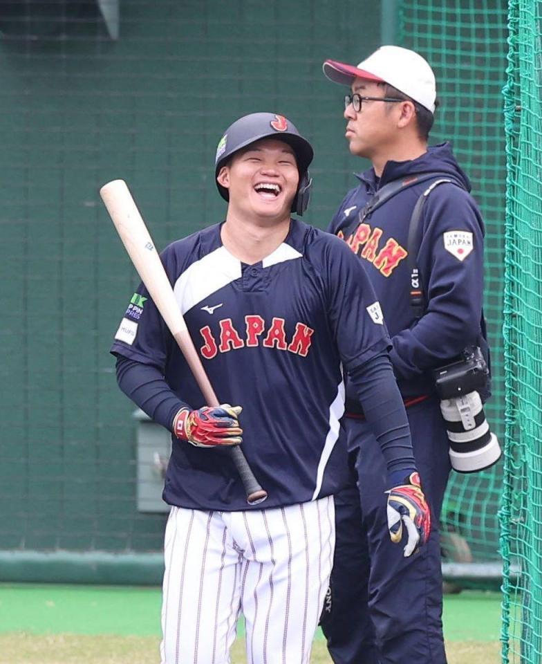 　笑顔を見せる森下（撮影・佐々木彰尚）