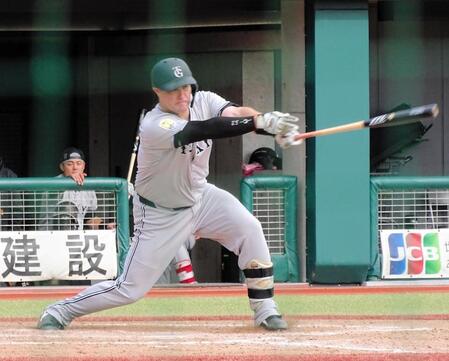 　紅白戦で左手１本で左中間席にソロ本塁打を放ったリチャード