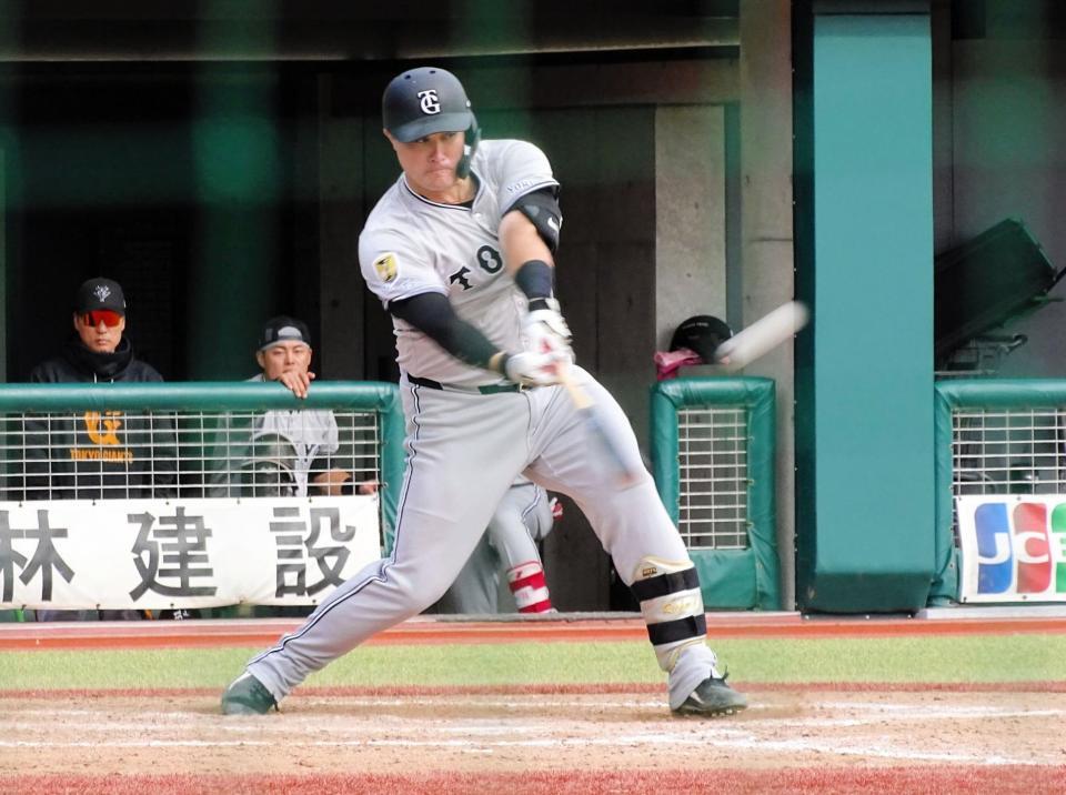 　紅白戦で左中間席にソロ本塁打を放ったリチャード