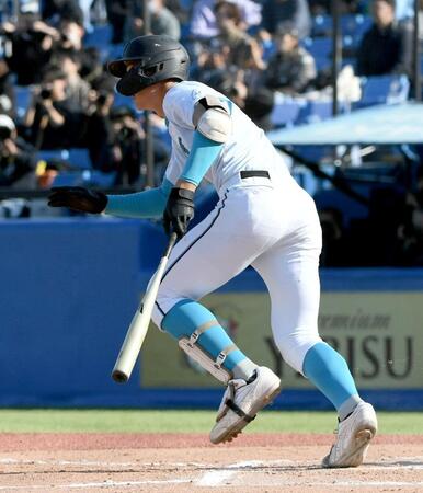 二刀流“怪物”が進化　山梨学院・菰田が“三塁デビュー”いきなり好守＆複数安打