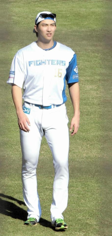 　若手対象の練習で汗を流す達