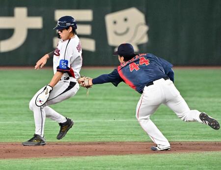 　３回、二盗を決める宋成文。二塁手・石上