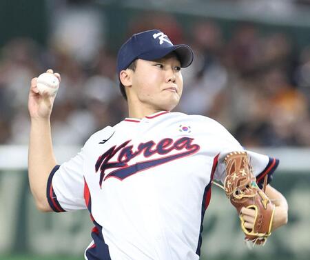 　日本打線相手に好投する韓国代表・鄭宇宙（撮影・佐々木彰尚）