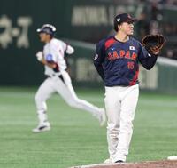 　９回、金周元に同点ソロを浴びた大勢（撮影・佐々木彰尚）