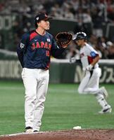 　９回、金周元に右中間へ同点本塁打を浴びる大勢