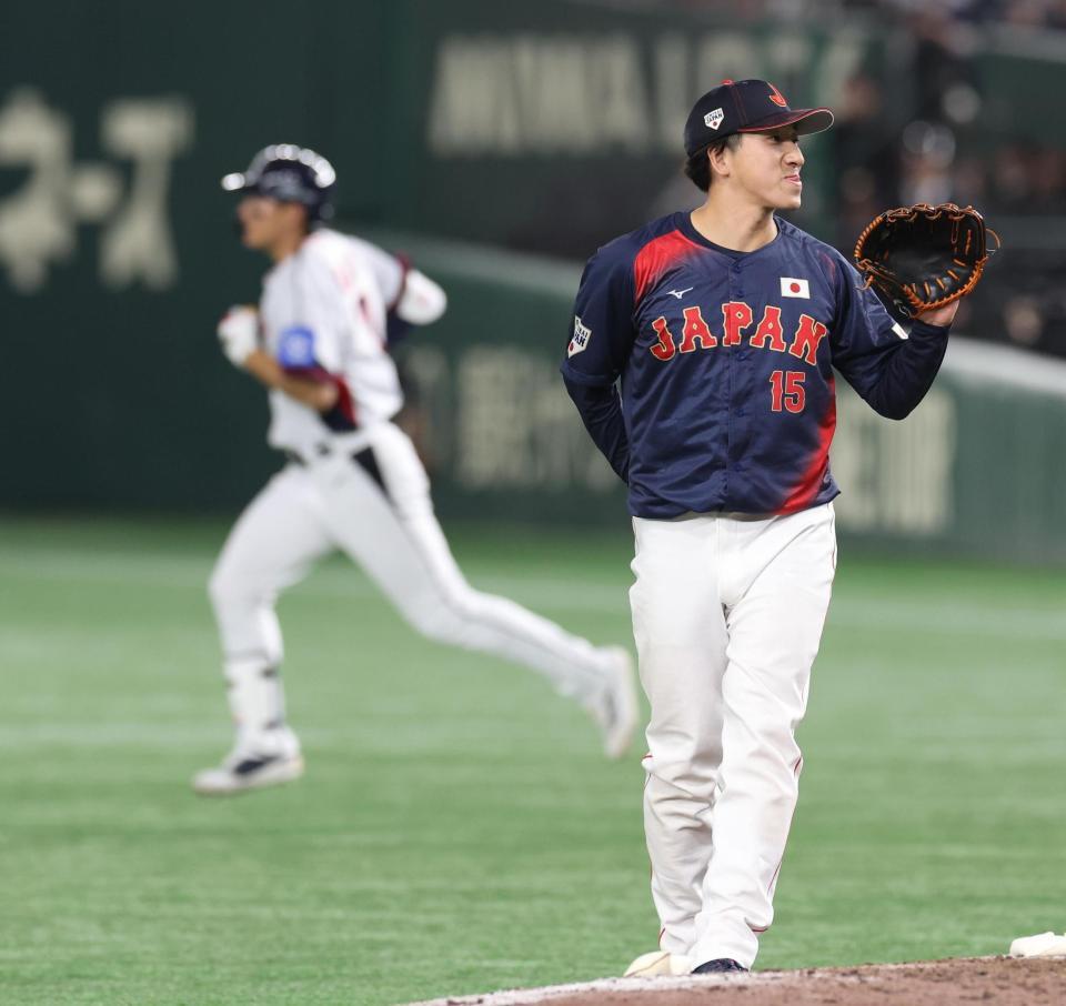 　９回、金周元に同点ソロを浴びた大勢（撮影・佐々木彰尚）