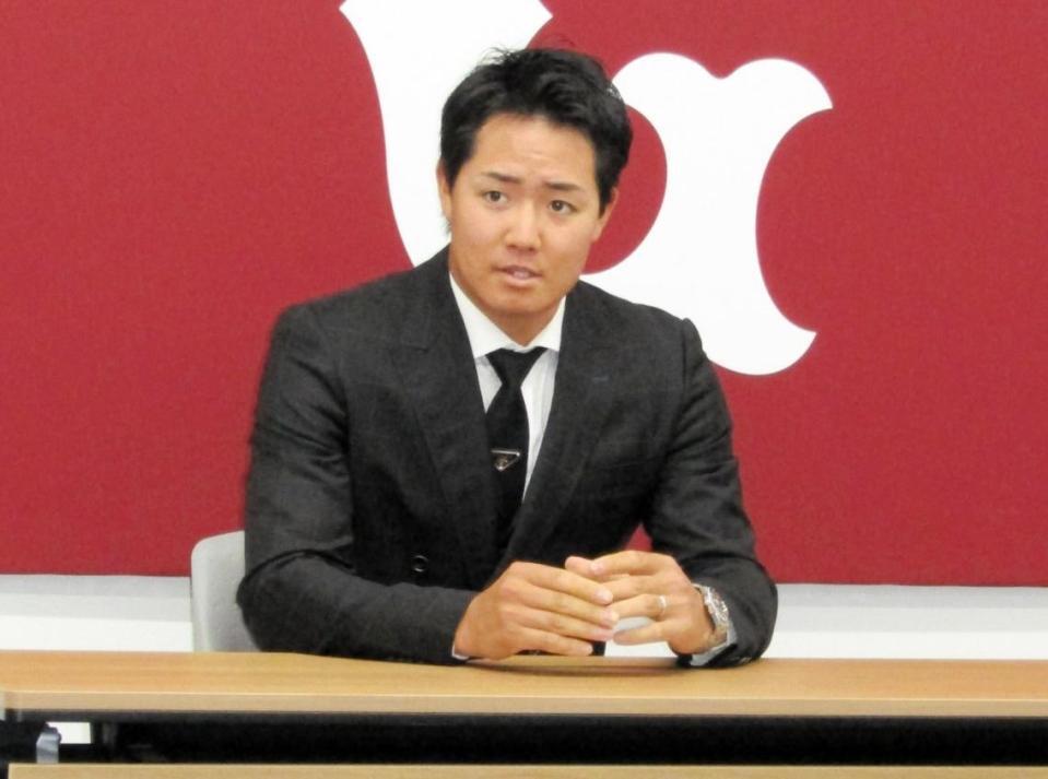 　契約更改交渉に臨んだ郡