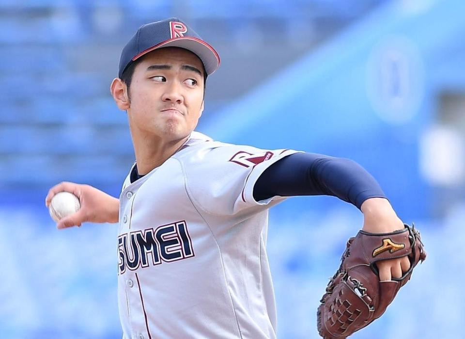 　８回から登板し、１回１／３を無安打無失点に抑えた立命大・若田部達生（撮影・開出牧）