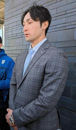 楽天へＦＡ移籍の伊藤光がＤｅＮＡ関係者に別れのあいさつ