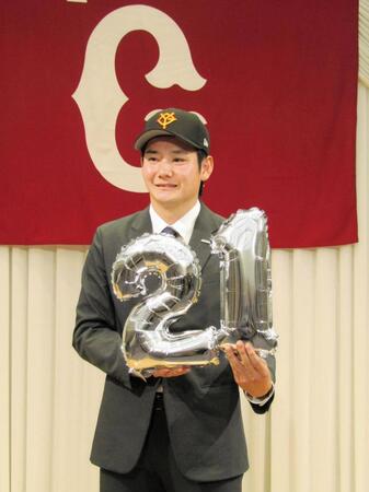 　仮契約を結んだ巨人のドラフト１位指名の竹丸