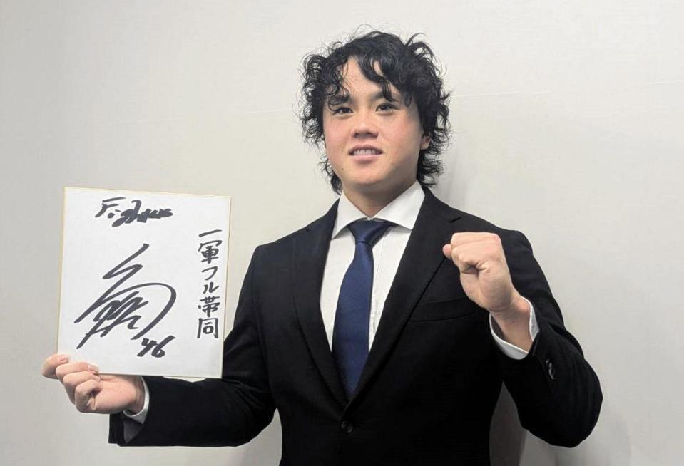 　契約を更改し、来季の目標を掲げる畔柳