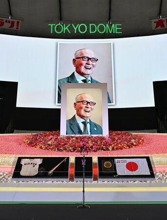 　「長嶋茂雄お別れの会」の祭壇