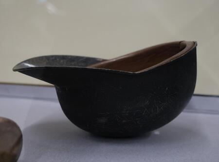 　現役時代のヘルメット（撮影・西岡正）