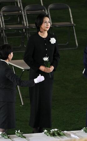 長嶋さんお別れの会で詩を朗読　松嶋菜々子が献花「存在自体が華でした」「感謝の気持ちをお伝えできとても光栄」