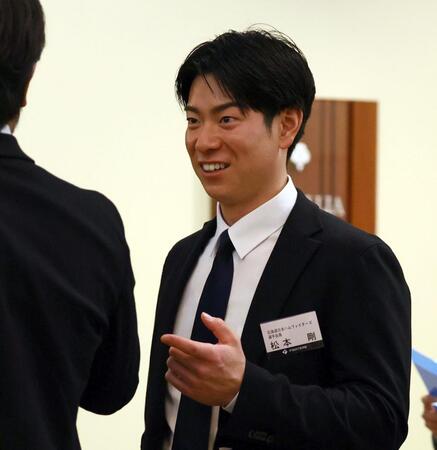 　球団納会に出席する松本剛（撮影・中島達哉）
