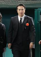 　参列した尾上松也（撮影・西岡正）