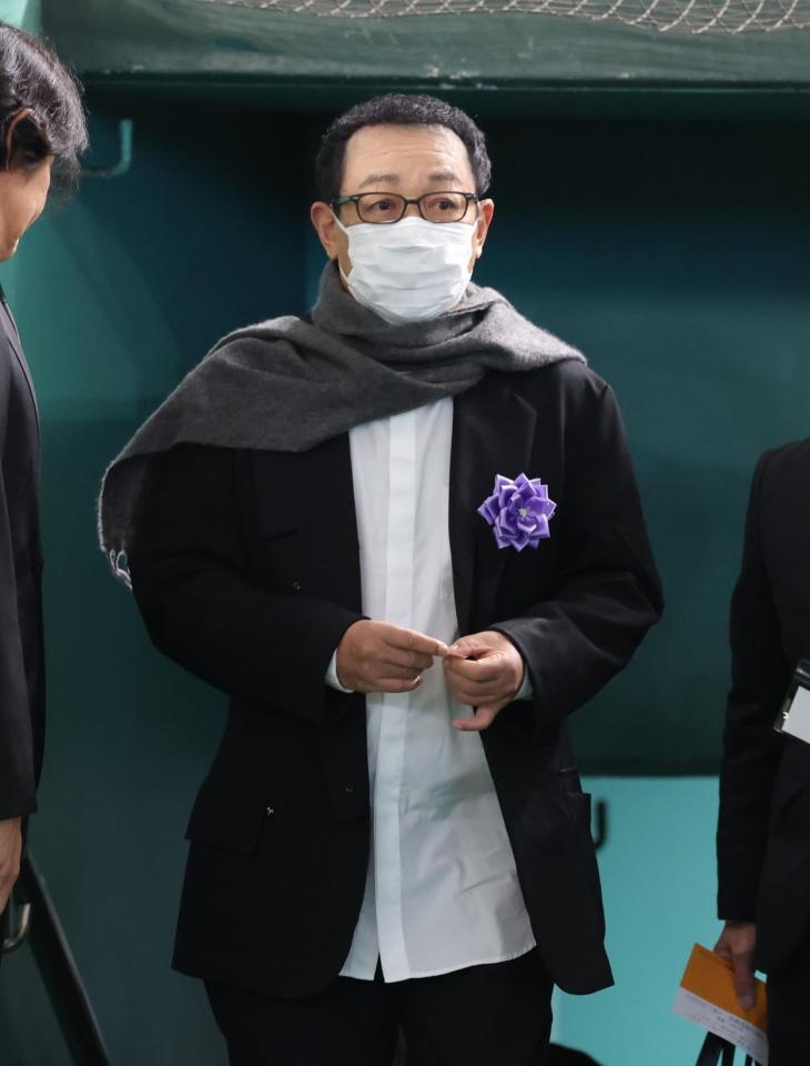 　参列したさだまさし（撮影・西岡正）