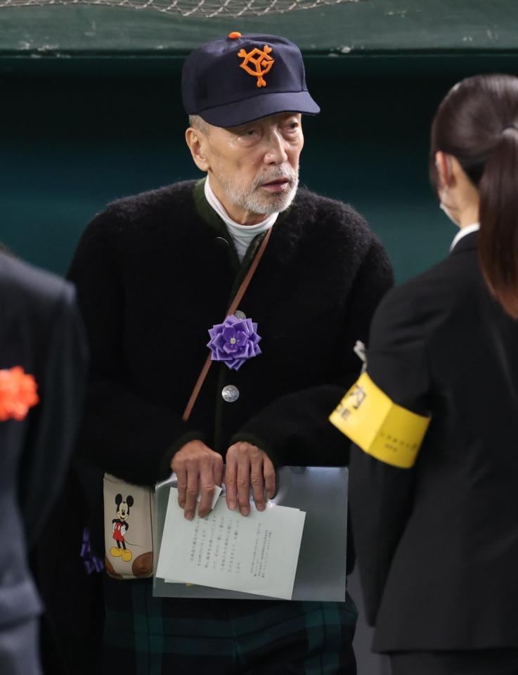 　参列したテリー伊藤（撮影・西岡正）