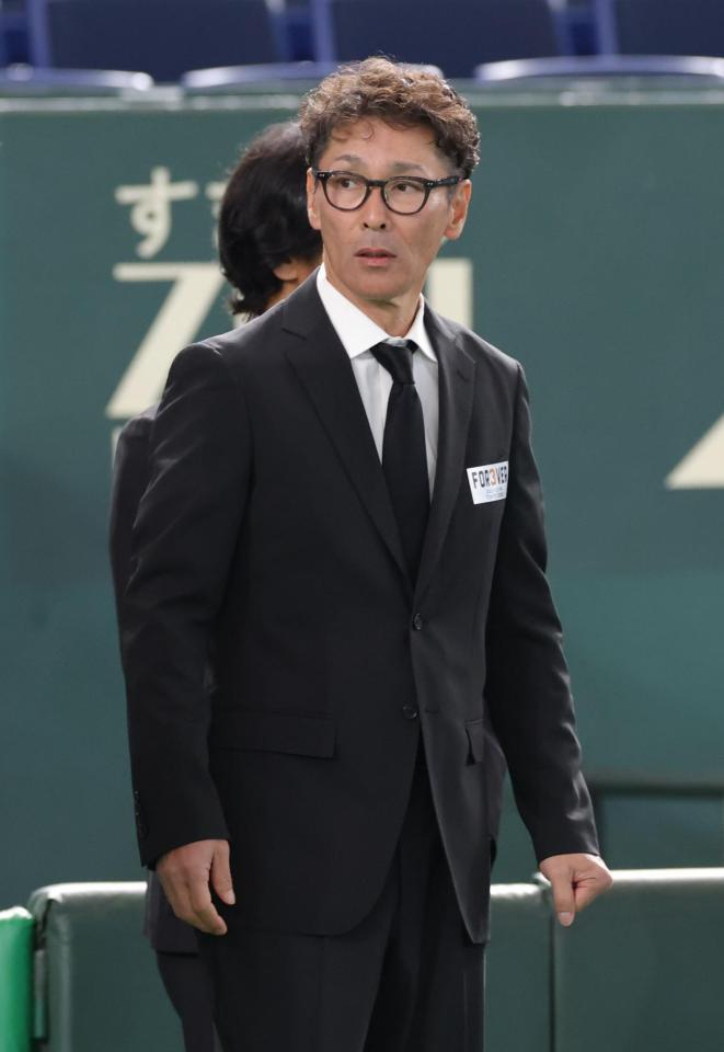 　参列した元木大介氏（撮影・西岡正）