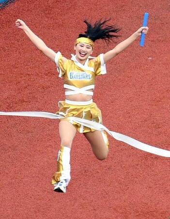 　「ハマスタバトル」決勝第２ラウンドで１着でゴールするＡｋｉ（撮影・佐藤厚）