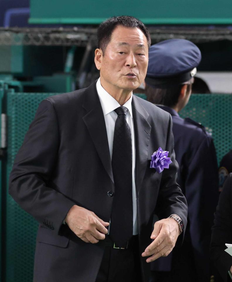 　参列した中畑清氏（撮影・西岡正）