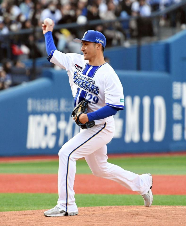 　マウンドに上がった伊藤（撮影・佐藤厚）