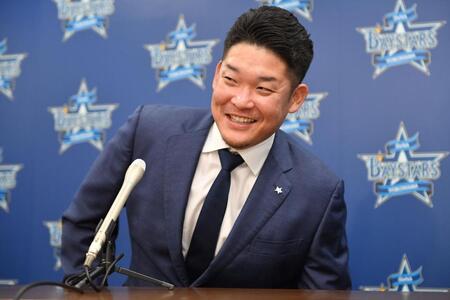 　契約更改を終え相川新監督について語る筒香（撮影・開出牧）