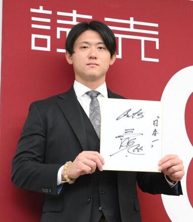 　契約更改を終え、来年へ意気込む平内（撮影・伊藤笙子）