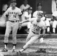 　中日とのファーム日本選手権の３回、佐藤洋は左中間スタンドへ３ランホーマを放ったが、降雨のためノーゲームとなり幻のホームランとなった＝１９９０年９月