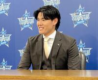 　契約更改を行った坂本