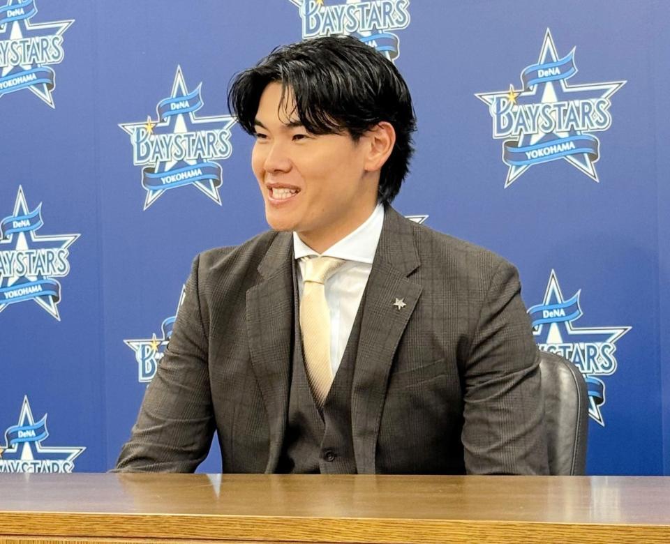 　契約更改を行った坂本