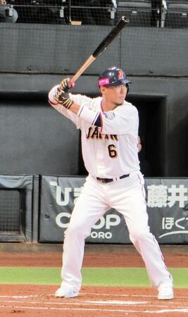 中田翔氏が日韓OB戦で特大弾 かつて所属した日本ハムの本拠地でさすがの存在感