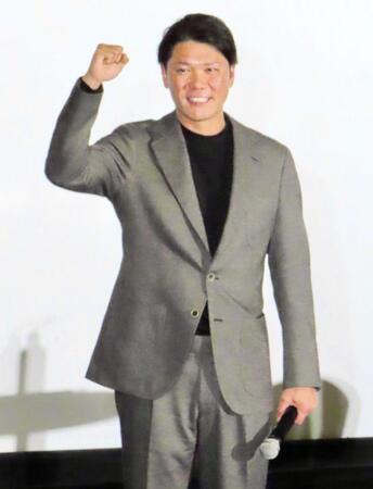 　都内でトークショーを行った坂本