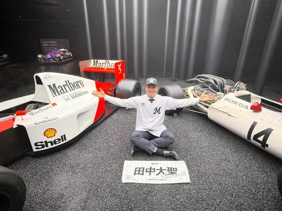 ロッテと仮契約したドラフト７位・田中（球団提供）