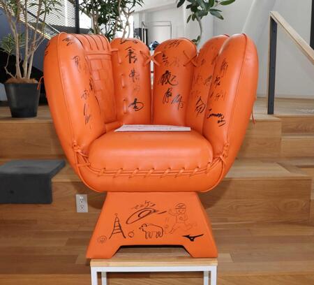 　前田ら選手のサイン寄せ書き