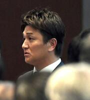 　慶大ＯＢの高橋由伸氏（撮影・佐藤厚）