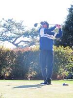 　中大若手ＯＢのゴルフコンペに参加した阿部監督