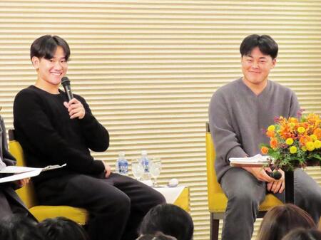 　トークショーを行った井上（左）と山瀬