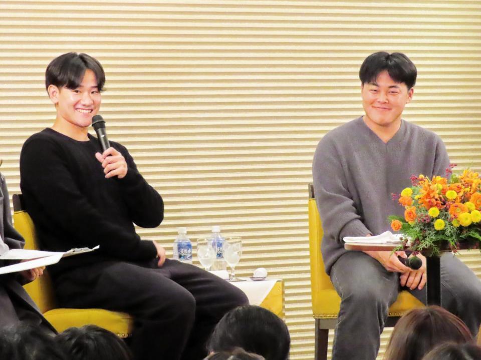 　トークショーを行った井上（左）と山瀬