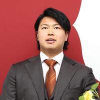 　入団会見をする松浦（撮影・佐々木彰尚）