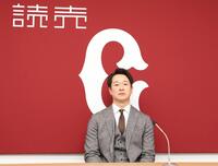 　契約更改を終えて意気込みを語る中川（撮影・佐々木彰尚）