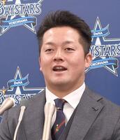 　笑顔を見せる牧（撮影・園田高夫）