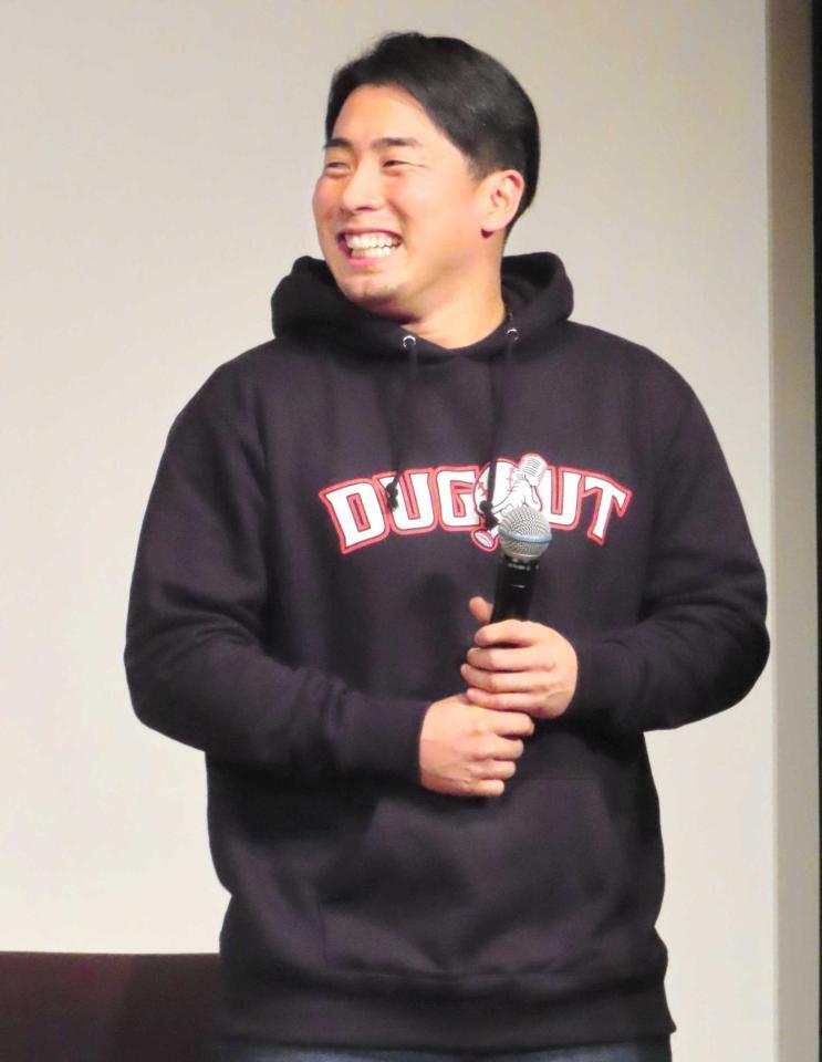 　来季へ原点回帰のフルスイング宣言を行った浅野（撮影・中田康博）