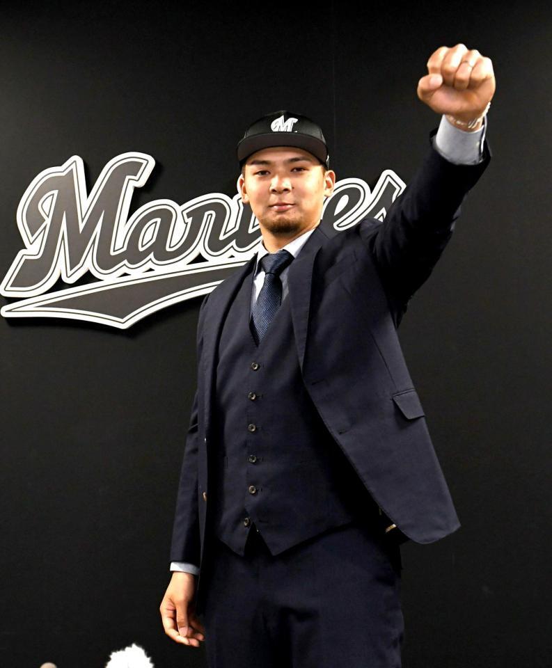 　新天地での活躍を誓う井上（撮影・佐藤厚）