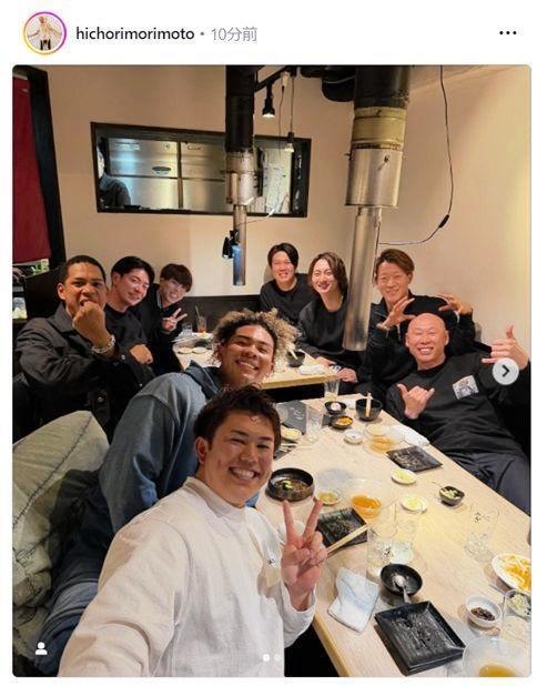 　矢沢の手が…。森本コーチのインスタグラムより（ｈｉｃｈｏｒｉｍｏｒｉｍｏｔｏ）より