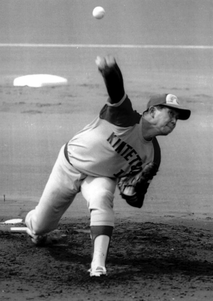 　１１三振を奪う力投をみせる近鉄時代の野茂英雄氏＝１９９４年