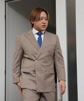 　契約更改を終え、会見に臨む宮城（撮影・坂部計介）