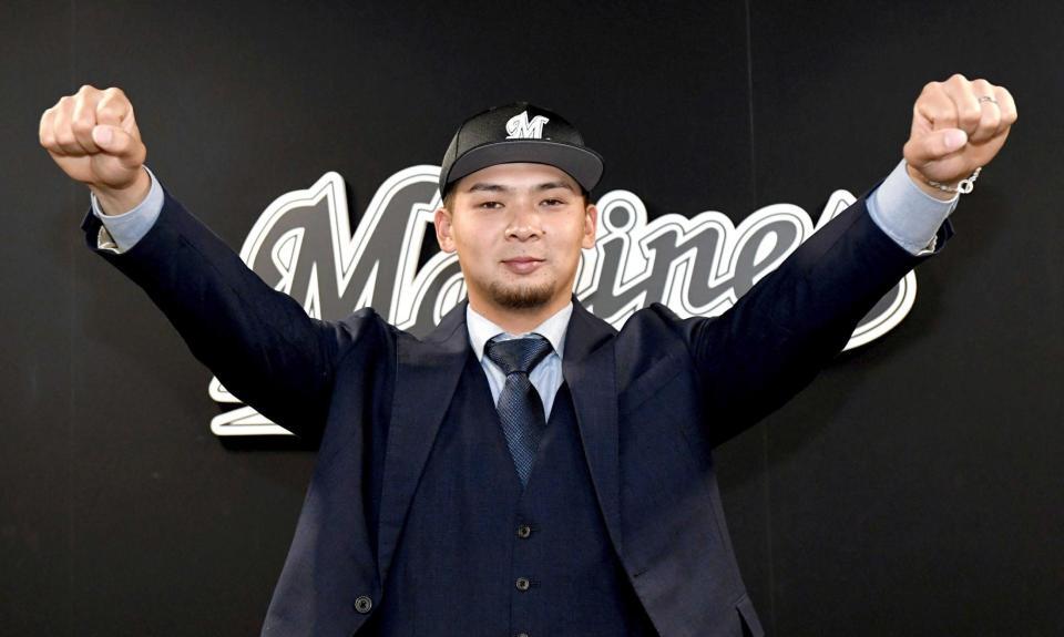 　新天地での活躍を誓う井上（撮影・佐藤厚）