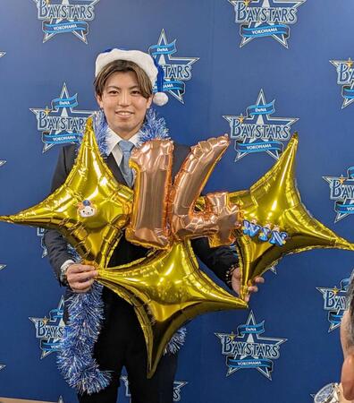 DeNA・東 3億円で大トリ更改も後輩に苦言「携帯を触りながらストレッチしたり」優勝の絶対条件「若手の底上げ」が課題